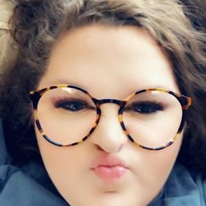 Meet your Posher, Leah beth